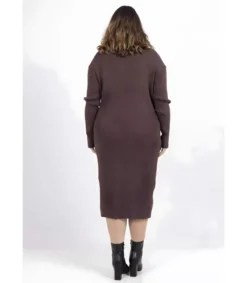 Hersecret AmyClo ruskea neulemekko strassikauluksella (plus size)