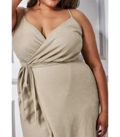 LC Aprikoosi wrap-look v-maksimekko halkiolla (plus size)