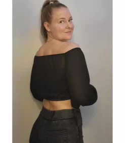 CW Cirilla musta off-shoulder latinapaita