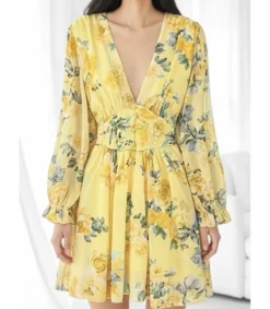 Elle Style Juliette keltainen ruusukuvioinen mekko helminapeilla