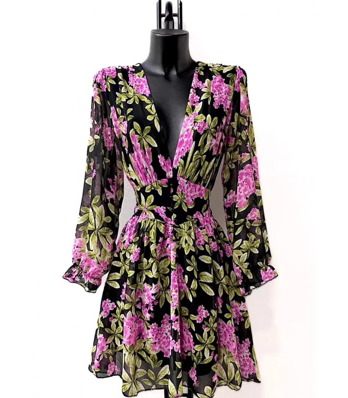 Hersecret Elle Style Juliette musta kukkakuvioinen mekko helminapeilla