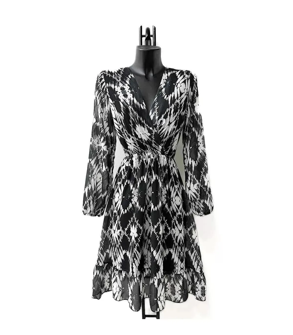 Hersecret Elle Style Lina mustavalkoinen mekko