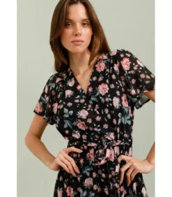 Hersecret Feelook musta lyhythihainen wrap-look v-kukkamekko