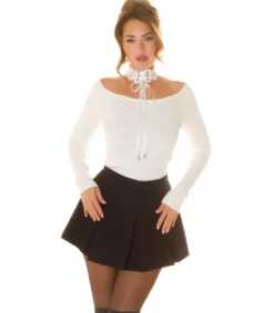 Koucla valkoinen off-shoulder pitsichoker neule