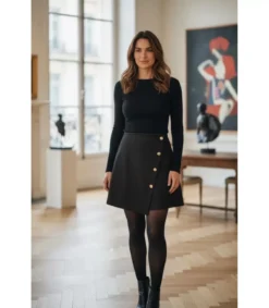 Mily musta shortsihame napeilla (plus size)