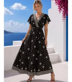 Hersecret Miss Sara musta lyhythihainen kultaprinttikuvioinen v-maksimekko vyöllä