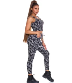 Koucla Musta crop top printtikuvioinen joggerisetti