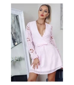 Parisian vaaleanpunainen koristehihainen v-wrap-look mekko