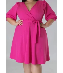 LC Pinkki wrap-look v-skater-mekko vyöllä (plus size)