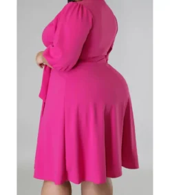 LC Pinkki wrap-look v-skater-mekko vyöllä (plus size)