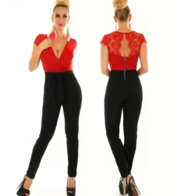 Hersecret Punamusta pitsikoristeinen v-jumpsuit