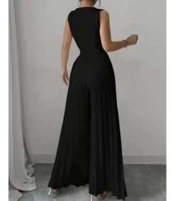 Rosy Days musta jumpsuit vekkilahkeilla ja napeilla