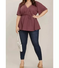 LC Ruskeanpunainen lyhythihainen v-vohvelipaita pitsillä (plus size)