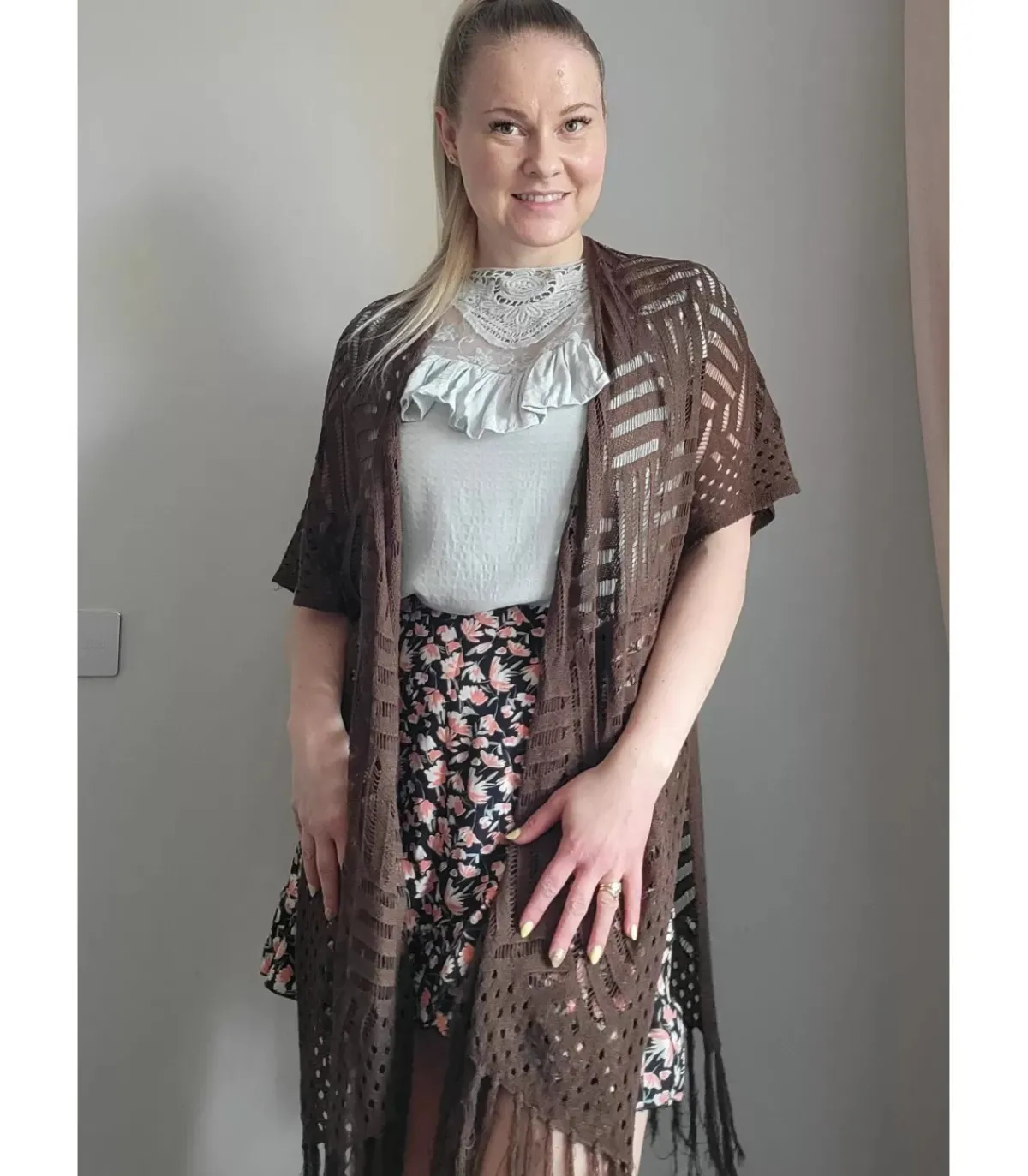 LC Ruskea virkattu kimono hapsuilla