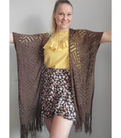 LC Ruskea virkattu kimono hapsuilla