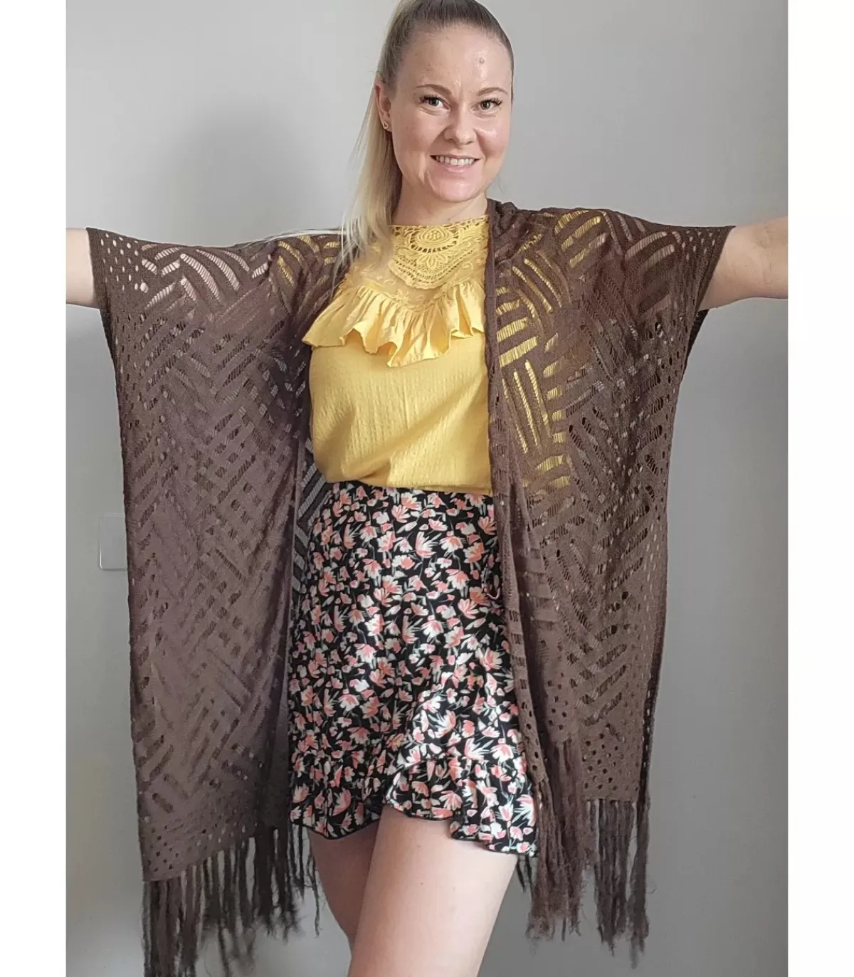 LC Ruskea virkattu kimono hapsuilla