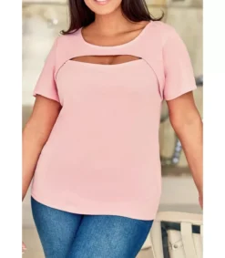 Hersecret Vaaleanpunainen lyhythihainen t-paita kurkistusaukolla (plus size)