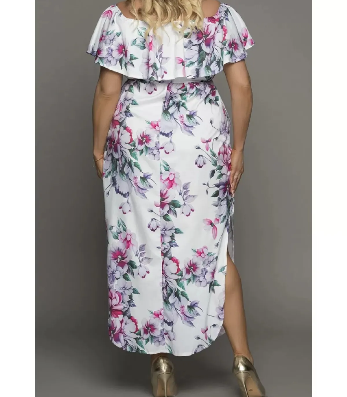 LC Valkoinen kukkakuvioinen off-shoulder maksimekko (plus size)