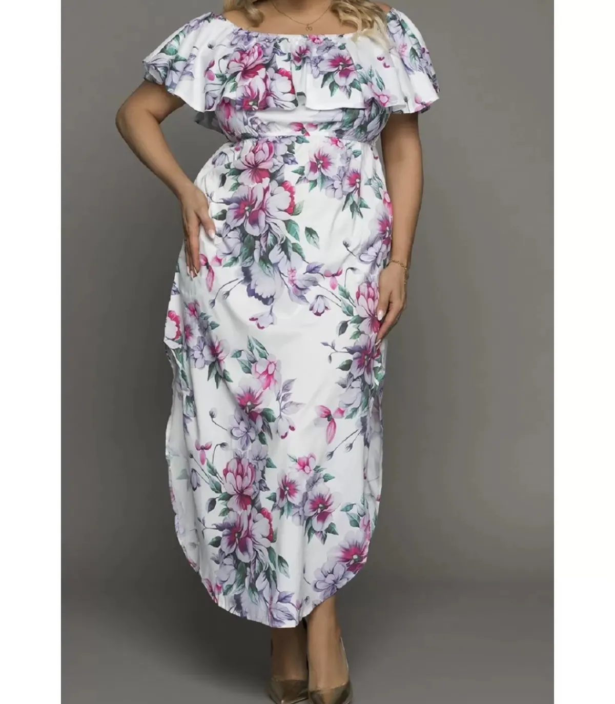 LC Valkoinen kukkakuvioinen off-shoulder maksimekko (plus size)