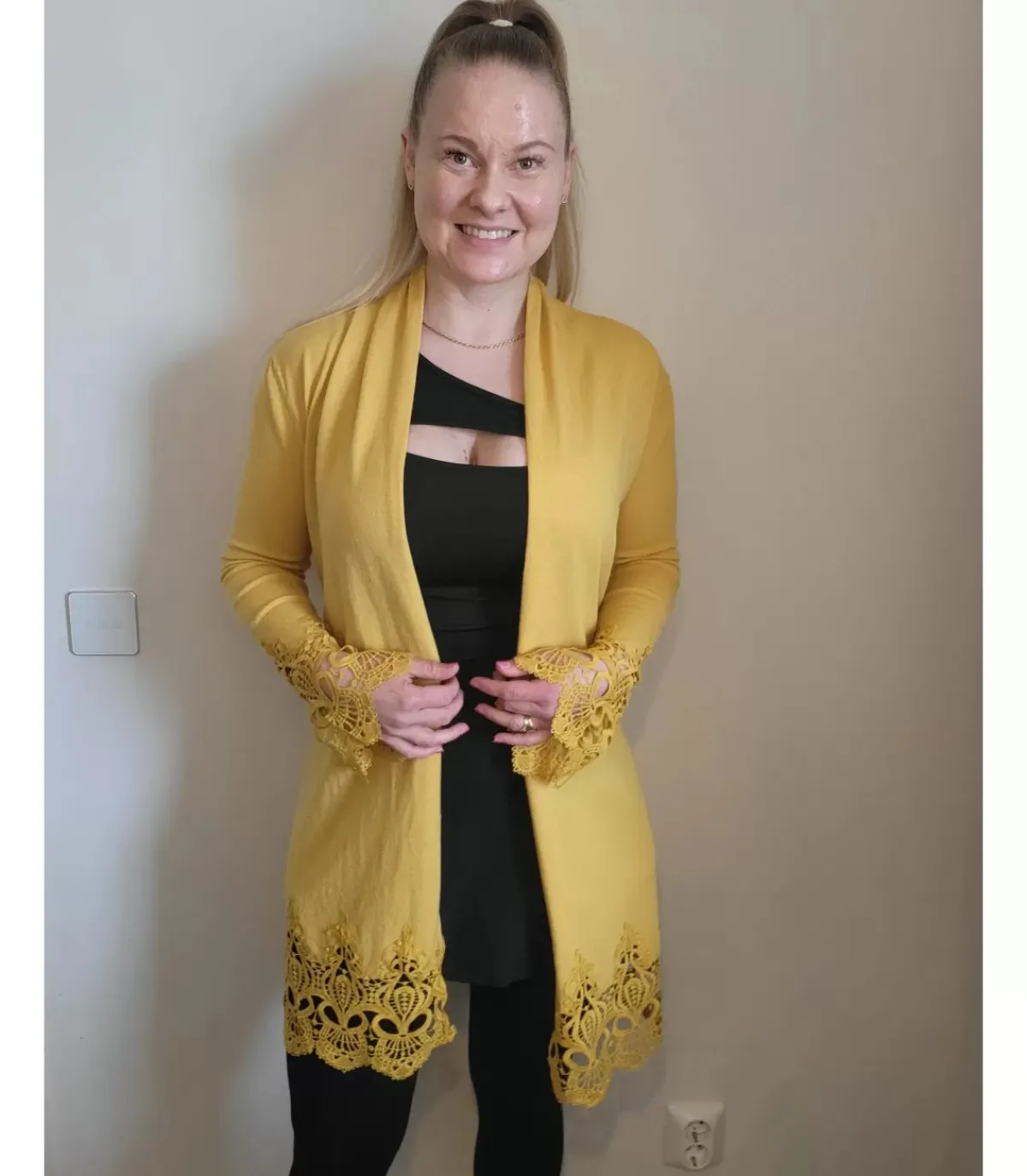 Hersecret WHOO sinapinkeltainen koristekirjailtu neuletakki