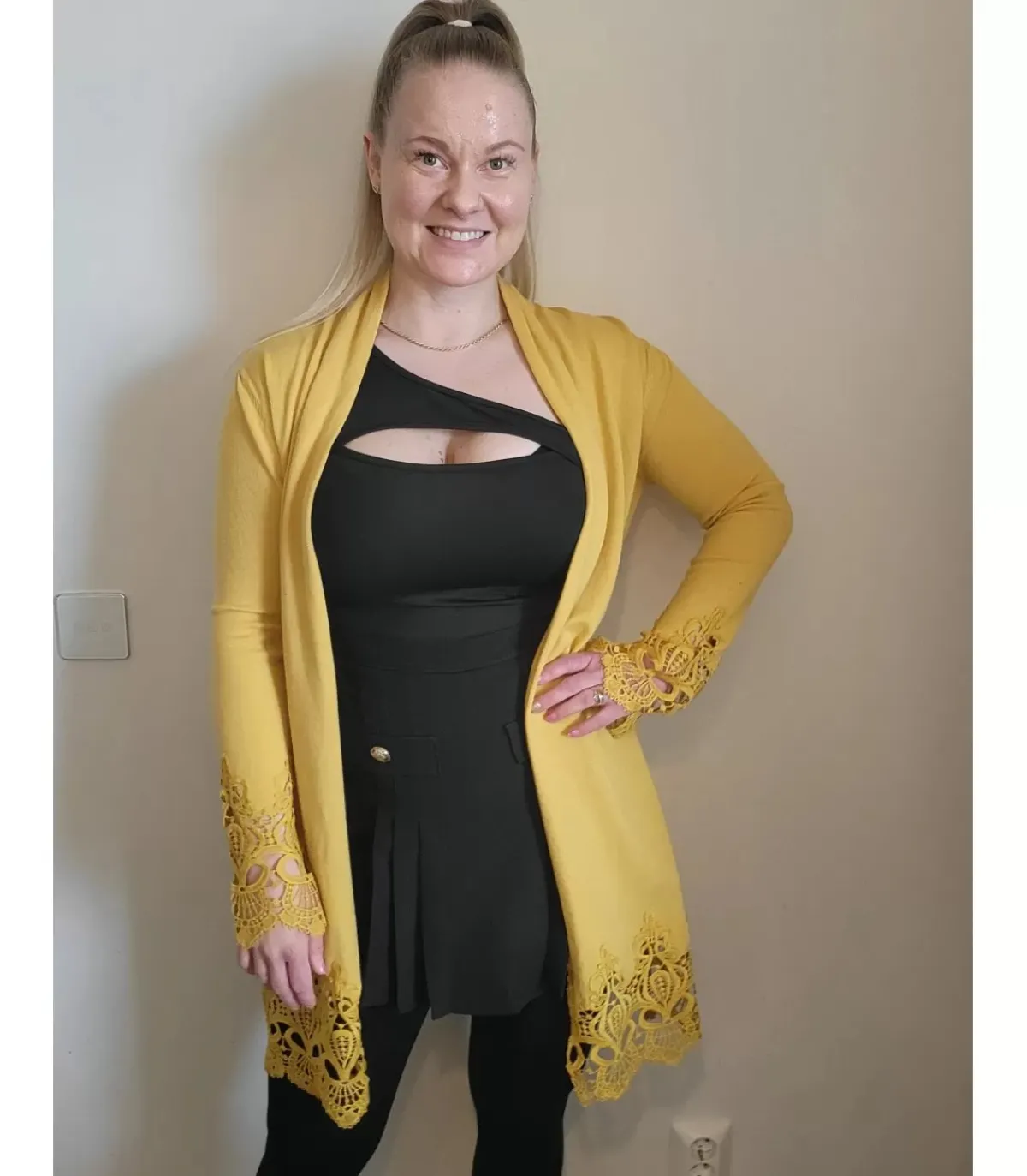 Hersecret WHOO sinapinkeltainen koristekirjailtu neuletakki