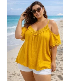 Hersecret Word Fashion koristekirjaitu sinapinketainen yhythihainen paita (pus size)